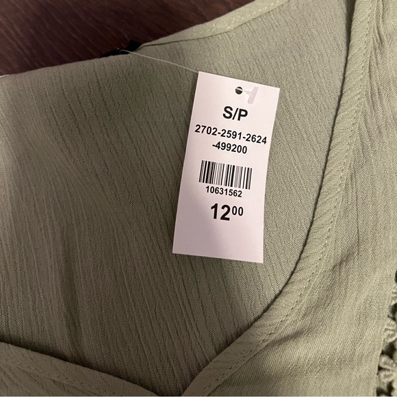 Green Rue21 top size: S - Picture 3 of 3